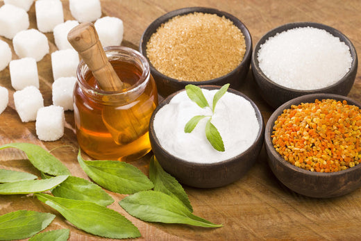 Würfelzucker, Honig, Stevia und andere Süßungsmittel